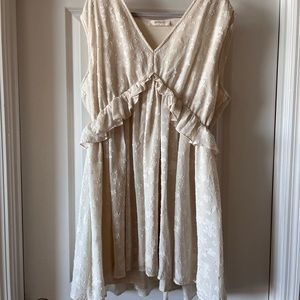 Arula / A Beautiful Soul Plus Size Cream Dress